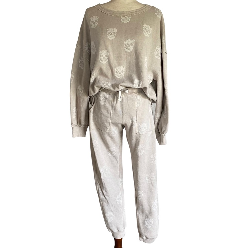 VINTAGE HAVANA Skull Sweatshirt and Sweatpants Loungewear Set Size Small